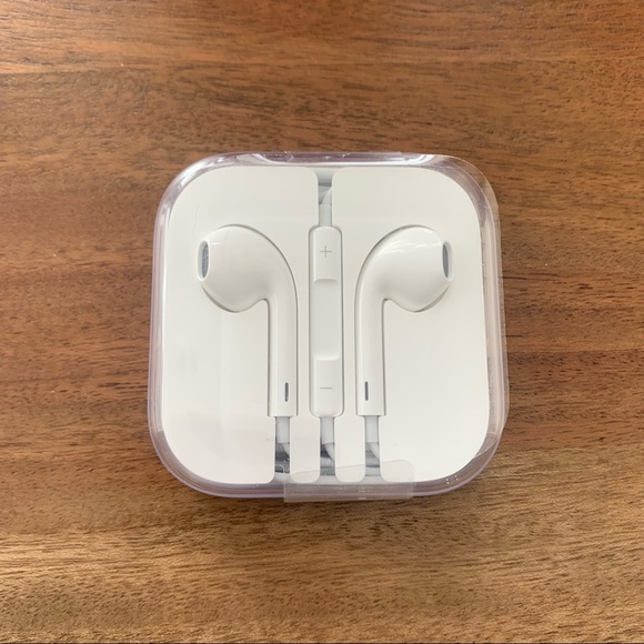 Apple Other - 🌟Host Pick🌟 Apple EarPods with 3.5 mm Headphone Plug